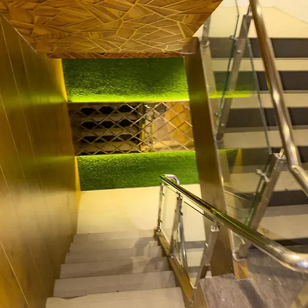 Hotel Hometown Near Us Embassy Bkc 3*