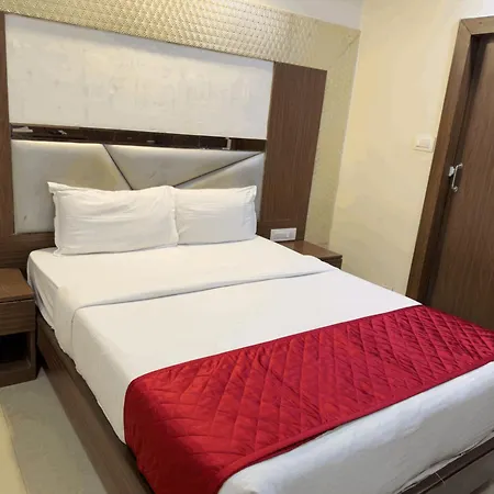 Hotel Hometown Near Us Embassy Bkc 3*