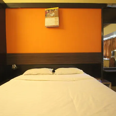 Golden Hotel 2*