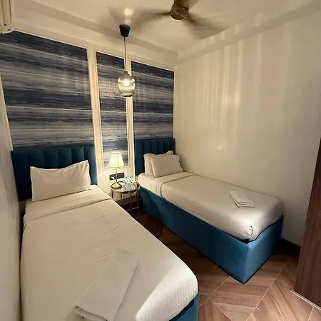 Hotel Palm Breeze - Colaba Mumbai