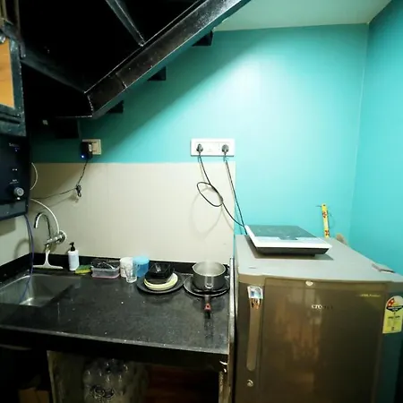 Hostel Marol-the Hubz *