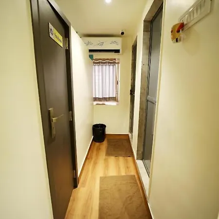 Hostel Marol-the Hubz *