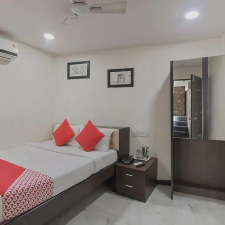 O By Oyo Ak Palace Near Chhatrapati Shivaji International Airport