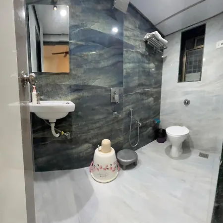 Sunshine Airport Hotel 3*