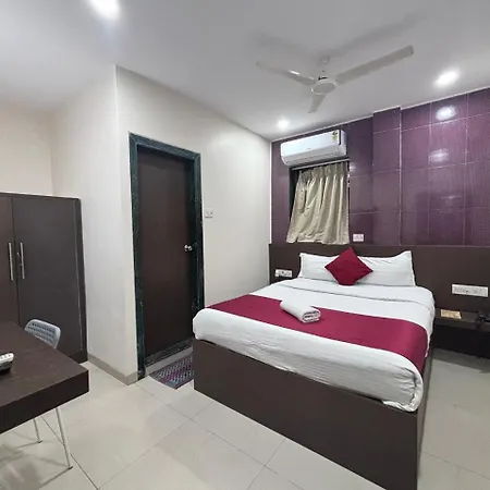 Sunshine Airport Hotel 3*