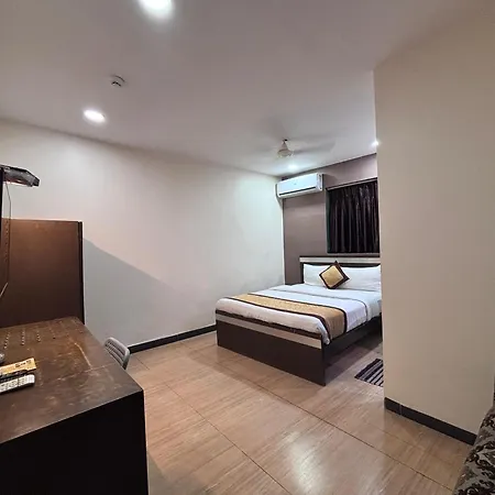 Sunshine Airport Hotel 3*