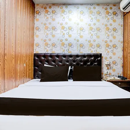 Oyo 77012 Moss View - Moca Hotel 3*