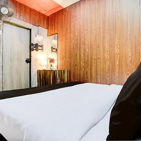 Hotel Oyo 77012 Moss View - Moca Mumbai