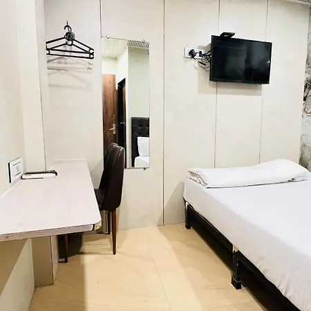 U Life Guest house Mumbai
