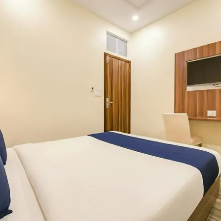Glitz New United Nr International Airport 4*
