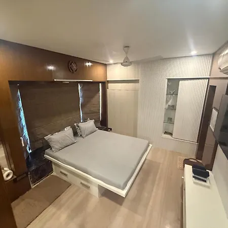 Apartment Bandra's Prime Luxurious 2 Bhk *