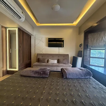 Bandra's Prime Luxurious 2 Bhk * Mumbai