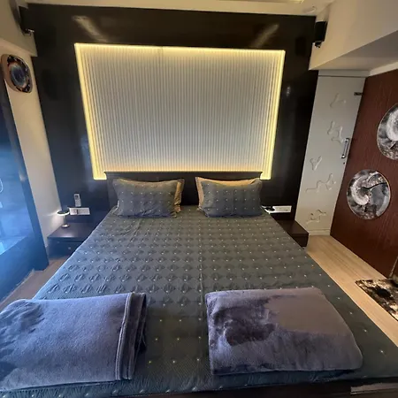 Bandra's Prime Luxurious 2 Bhk *