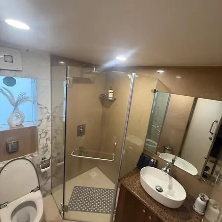 Bandra's Prime Luxurious 2 Bhk Apartment