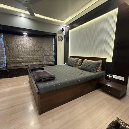 Apartment Bandra's Prime Luxurious 2 Bhk Mumbai
