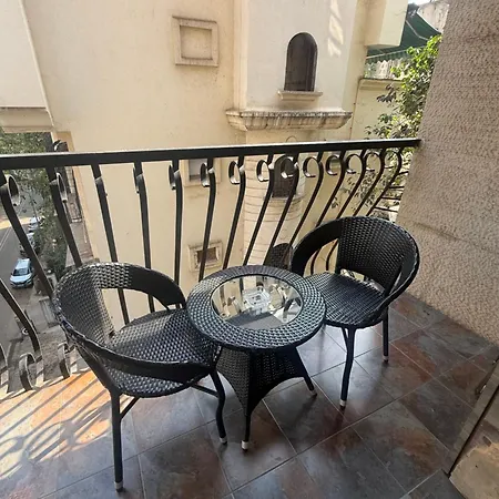 Bandra's Prime Luxurious 2 Bhk Apartment *