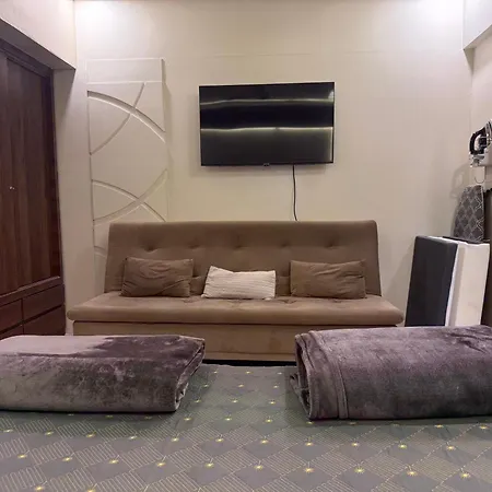 Bandra's Prime Luxurious 2 Bhk Apartment *