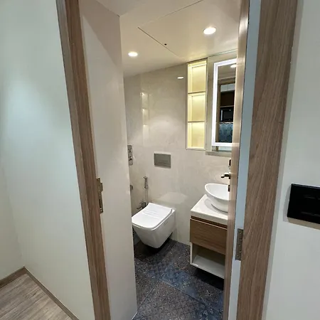 Apartment Rudraya Homes - Cozy Premium Serviced Khar - Next To Bandra