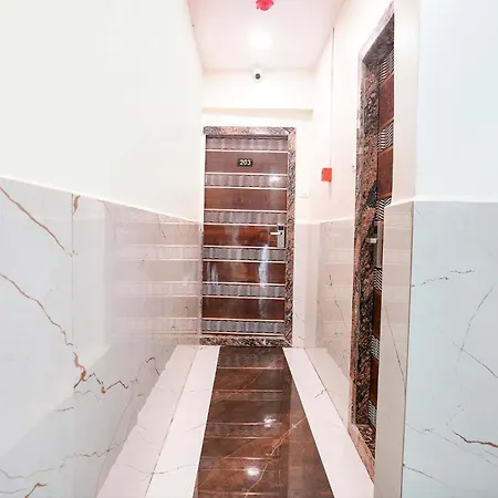 Eldoria Palace - Near Us Consulate & Bkc