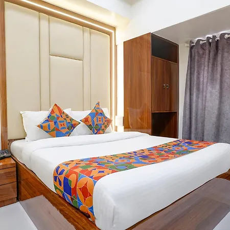 Eldoria Palace - Near Us Consulate & Bkc