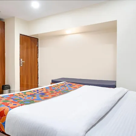 Hotel Eldoria Palace - Near Us Consulate & Bkc *