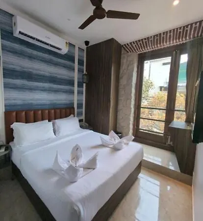 Palm Breeze - Colaba Mumbai