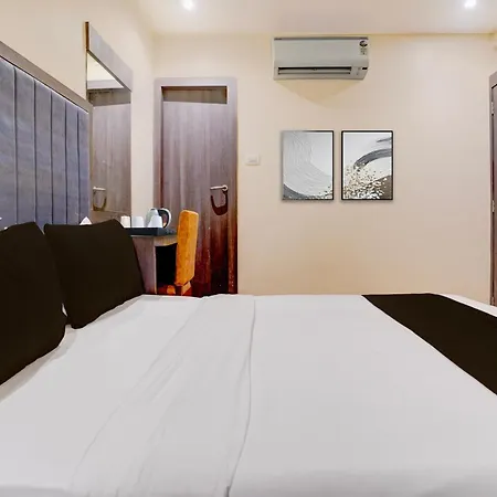 Hotel Townhouse Lbs Road Bkc Formerly Royal Palace Mumbai