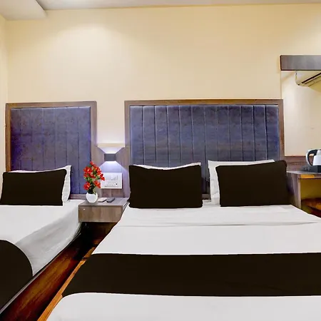 Townhouse Lbs Road Bkc Formerly Royal Palace 4* Mumbai