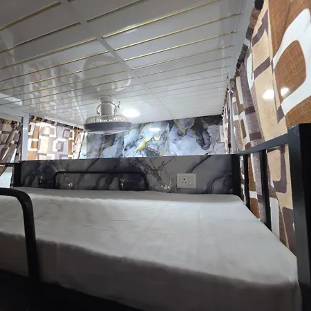 Hostel Nithyanand Male Cabinstay