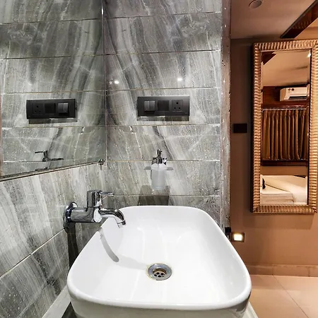 The Falcon - Clare Road Hotel 4*