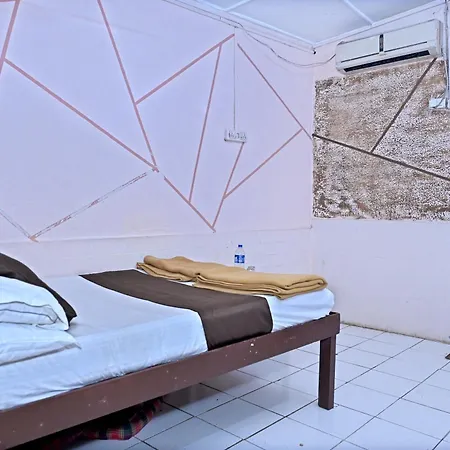 Hotel Gariib Nawaz 3*