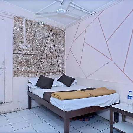 Gariib Nawaz Hotel 3*
