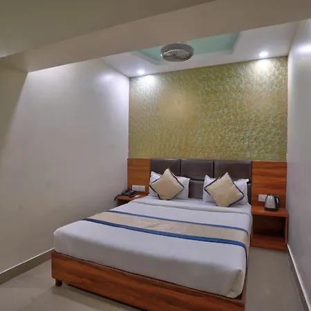 Hotel Glitz Saineel - Juhu