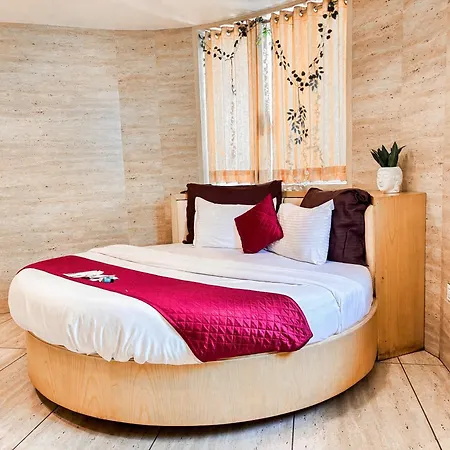 Hotel Neelkamal 3*