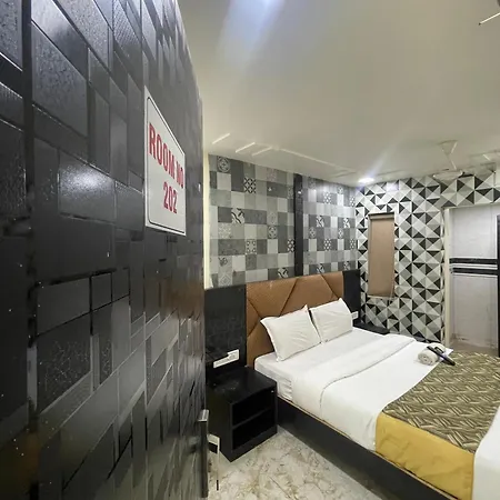 Parle Executive Near Nanavati Hospital -