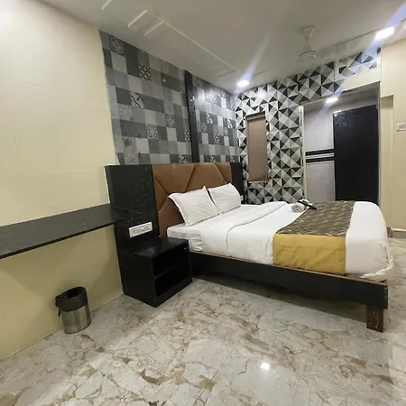 Parle Executive Near Nanavati Hospital - 2*