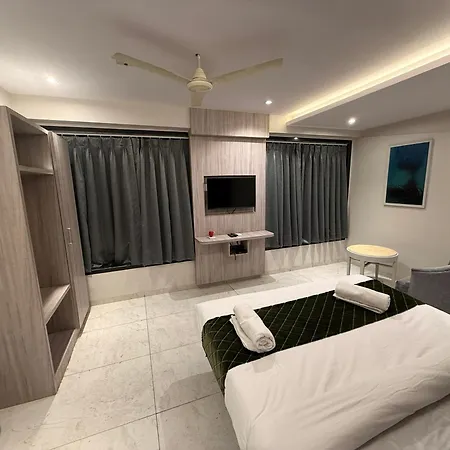 Hotel Kurla 2*