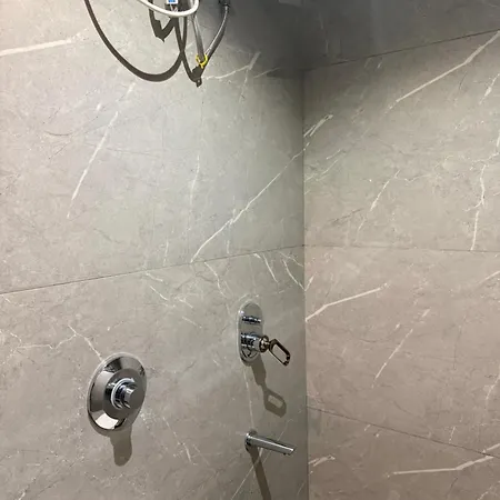 Hotel Kurla