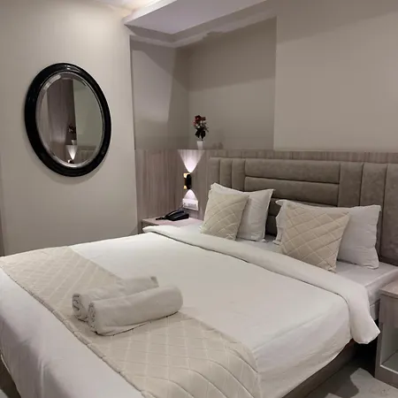 Kurla Hotel 2*