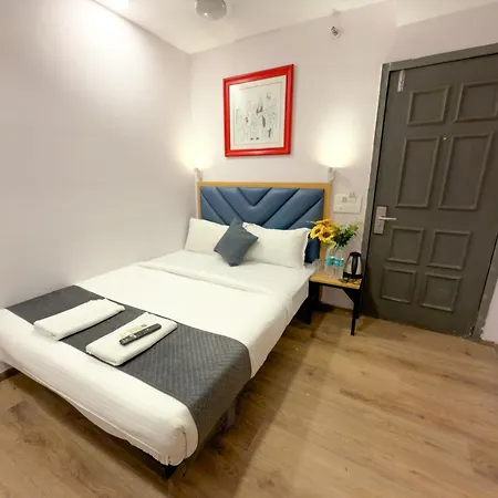 Avenue Hotel 3*