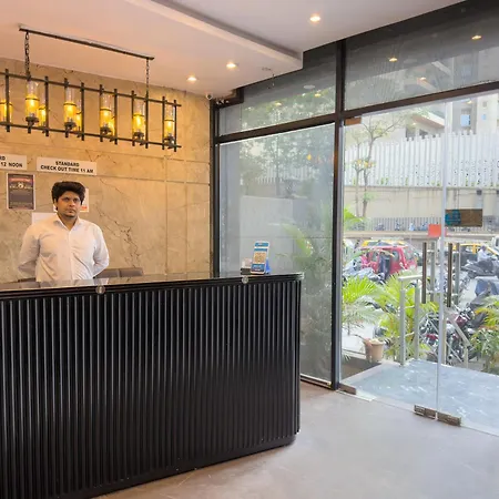 Avenue Hotel 3*