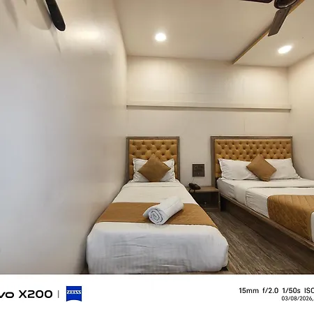 Fabhotel New Pride Hotel *