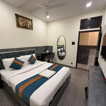 Diamond - Lokhanwala Andheri