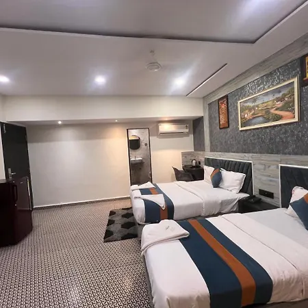 Diamond - Lokhanwala Andheri Hotel