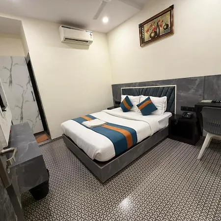Hotel Diamond - Lokhanwala Andheri 2*