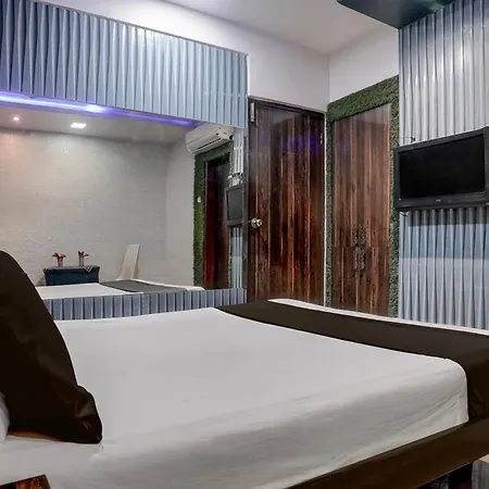 O Jayesh Hotel