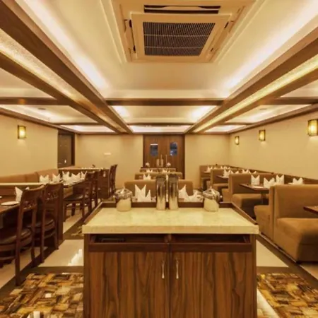 Anantha Executive Hotel 3*