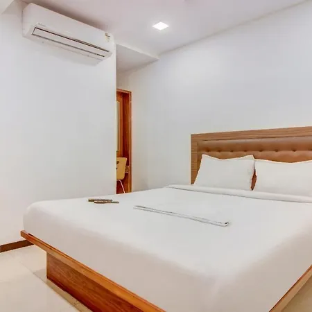 Aura Nest Hotel *