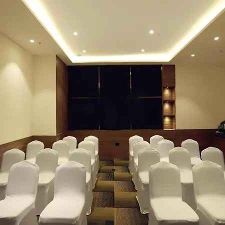 Hotel Aralia A Business Hotel, Midc 3*