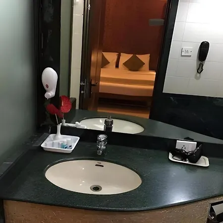 Tunga International Hotel 3*